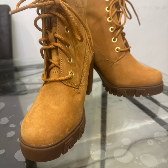 Timberland Wheat Suede Lug-Heel Lace-Up Ankle Boots - Picture 6 of 9